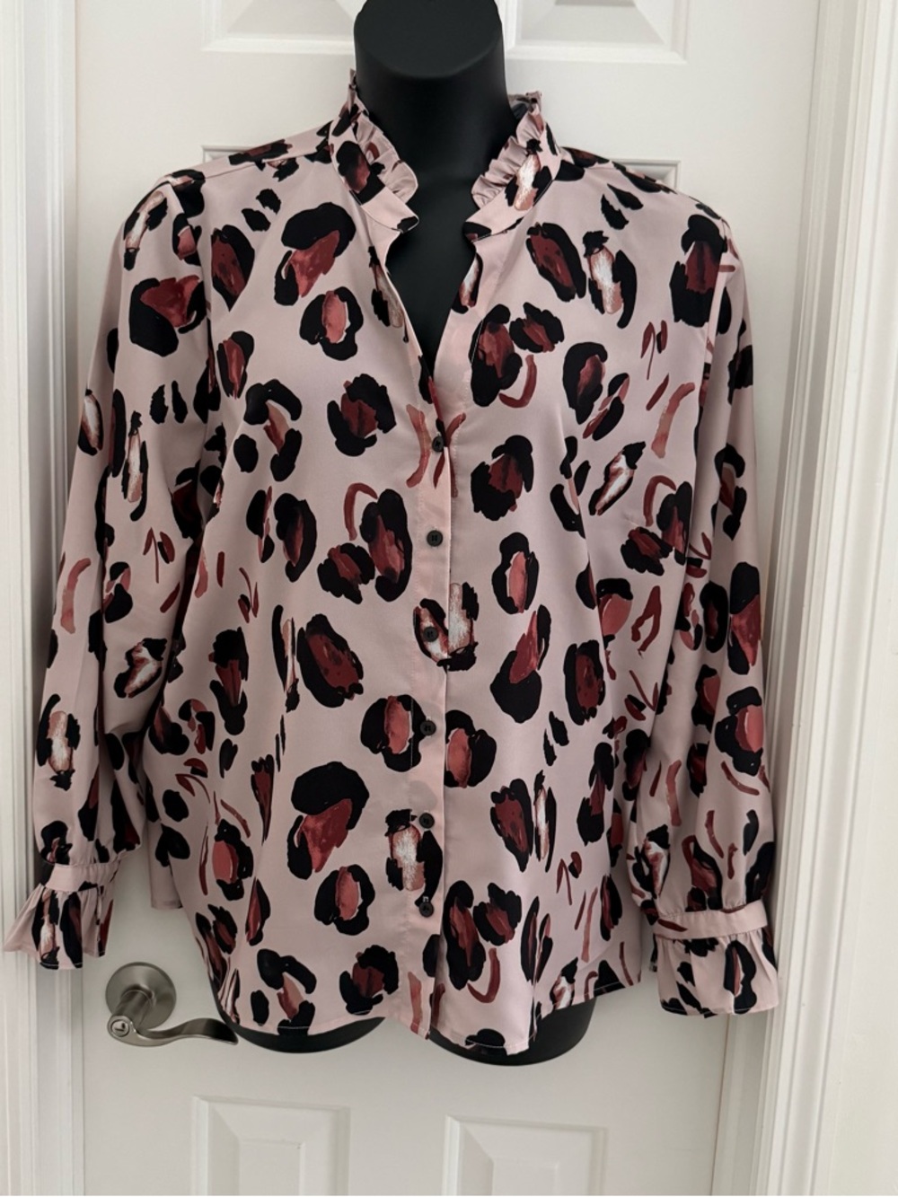 Eloquii WOMEN'S PINK LEOPARD RUFFLE NECK BLOUSE